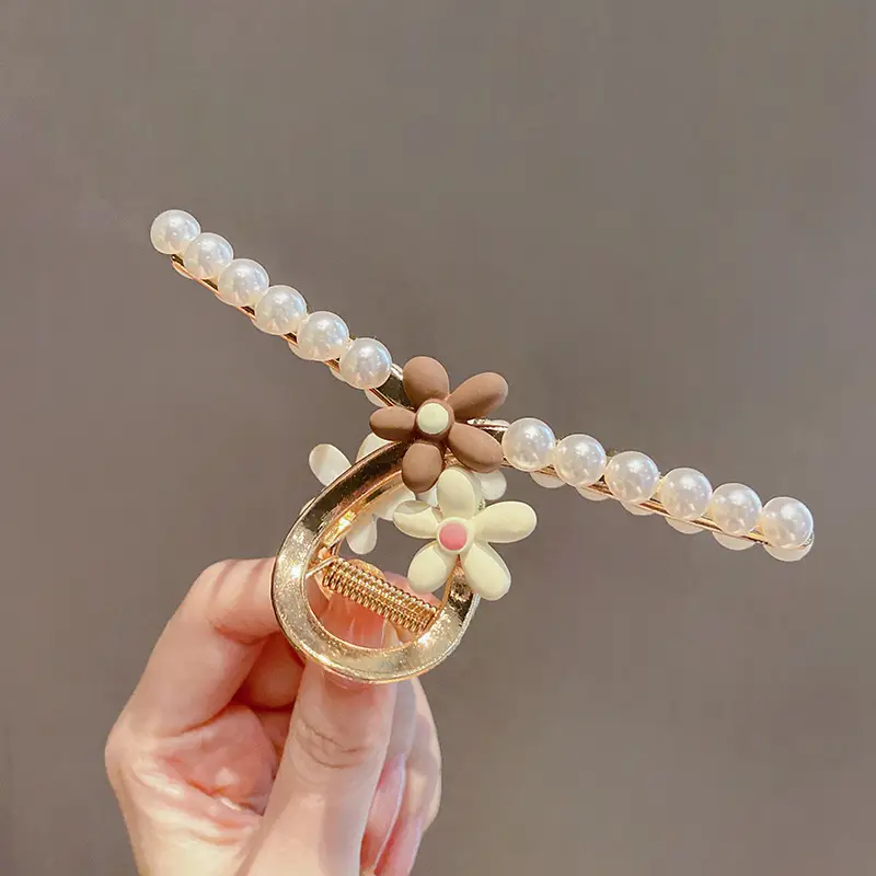 Elegant Gold Shark Clip Hair Grab for Women 11cm - Image 4