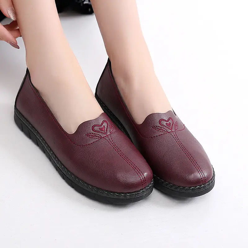 Old People's Shoes Grandma's Spring and Autumn New Leather Shoes Old Beijing Cloth Shoes Middle-aged and Old Mother's Shoes Non-slip Soft Sole