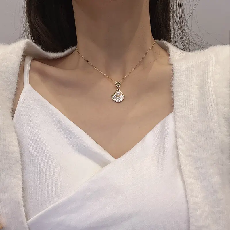 Silver Buckle Chain Necklace for Women — feature 2