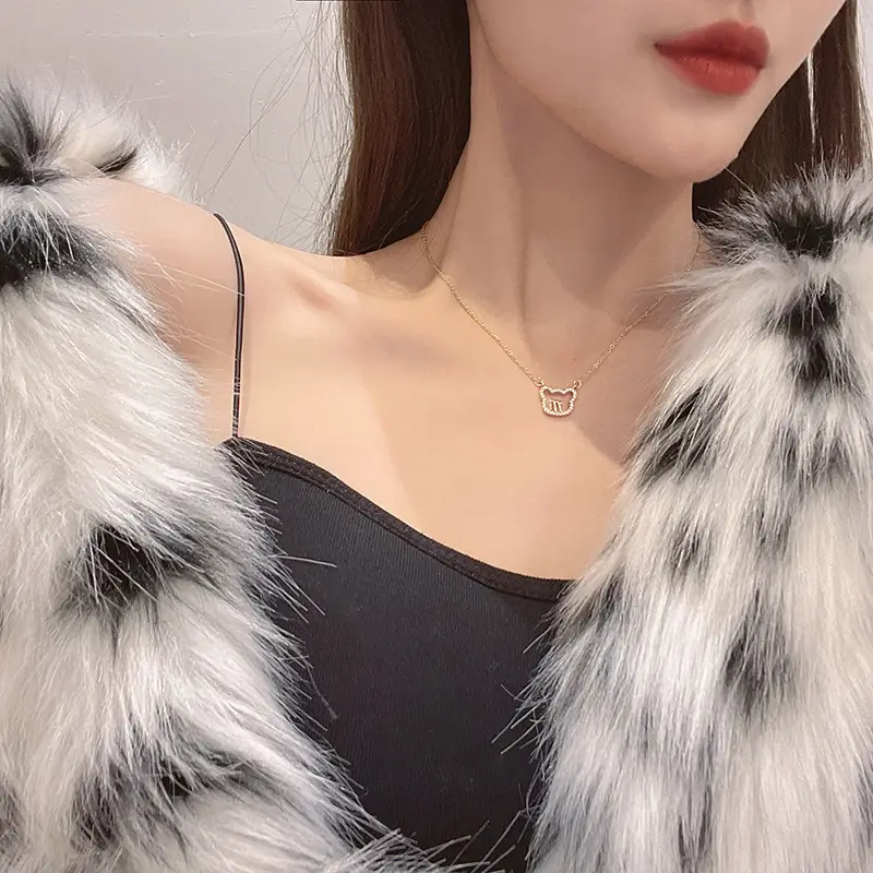 Silver Buckle Chain Necklace for Women — feature 7