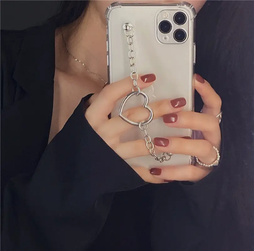 iPhone Protective Case with Heart Charm & 8g Design - Image 2