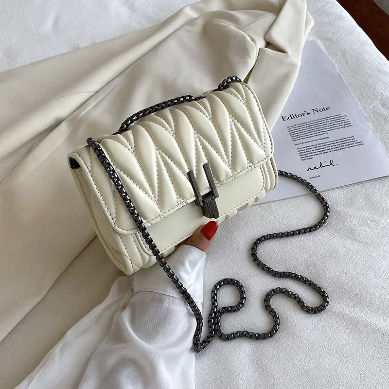 Korean Style Green Pleated Crossbody Bag with Chain Strap - Image 3