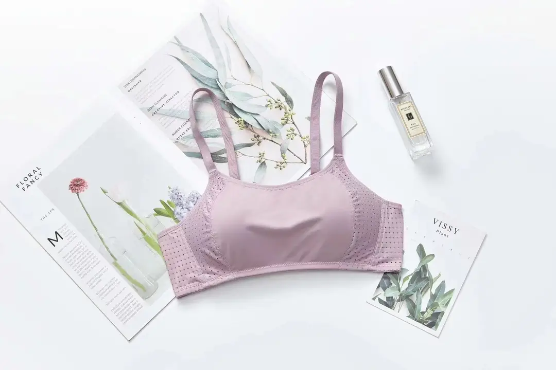 Yilaner 3139 latex cotton wireless bra tube top anti-exposure AB thin Cup breathable hole underwear