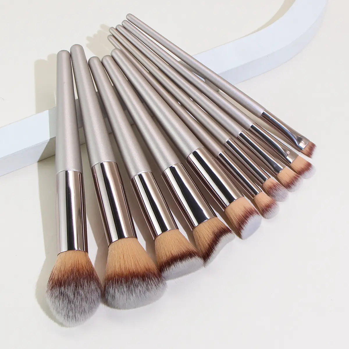 10 Pack Champagne Cosmetic Brushes Set Soft Hair Beauty Tools - Image 4