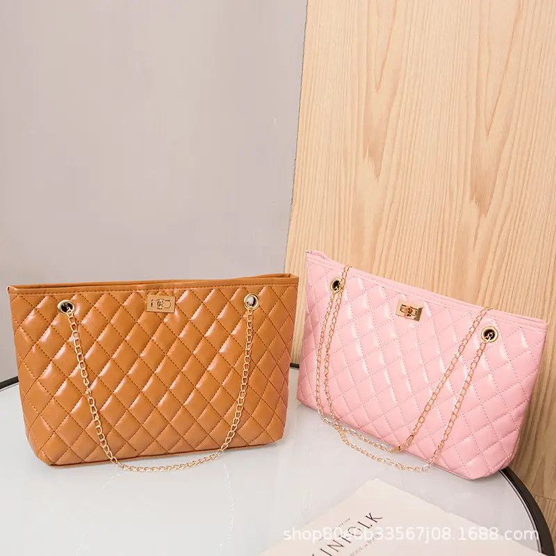 Black Quilted Women's Shoulder Bag with Gold Chain - Image 6