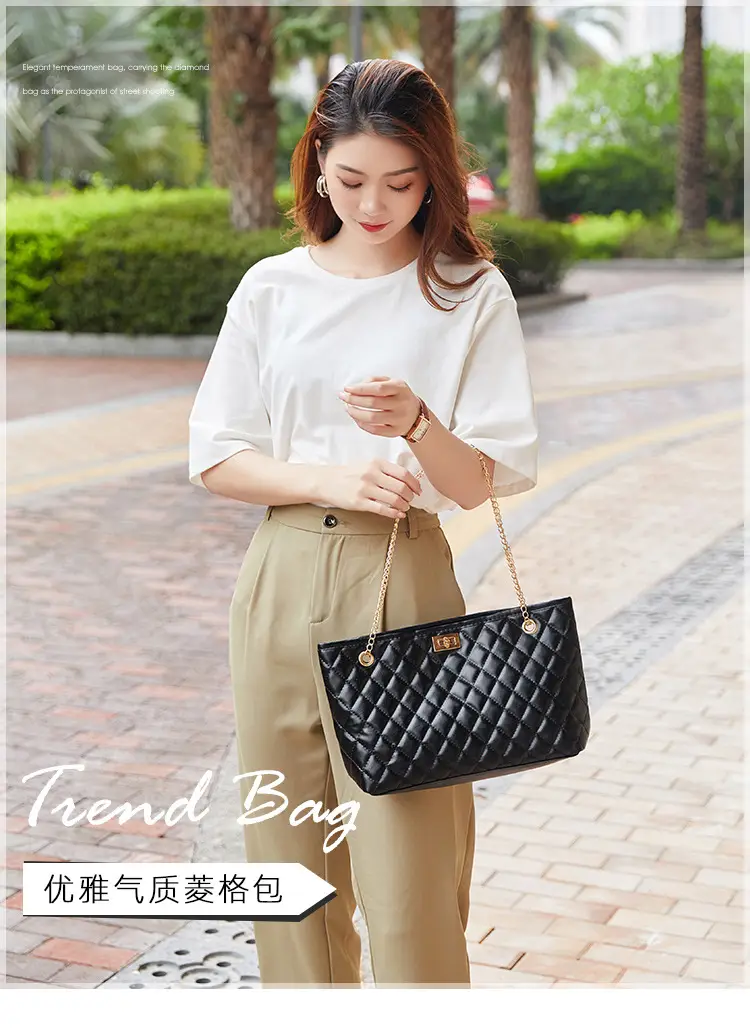 Black Quilted Women's Shoulder Bag with Gold Chain — feature 13