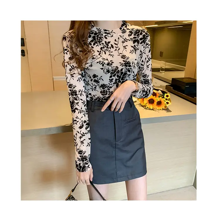 Blue Floral Long Sleeve Women's Top with Round Collar — feature 17