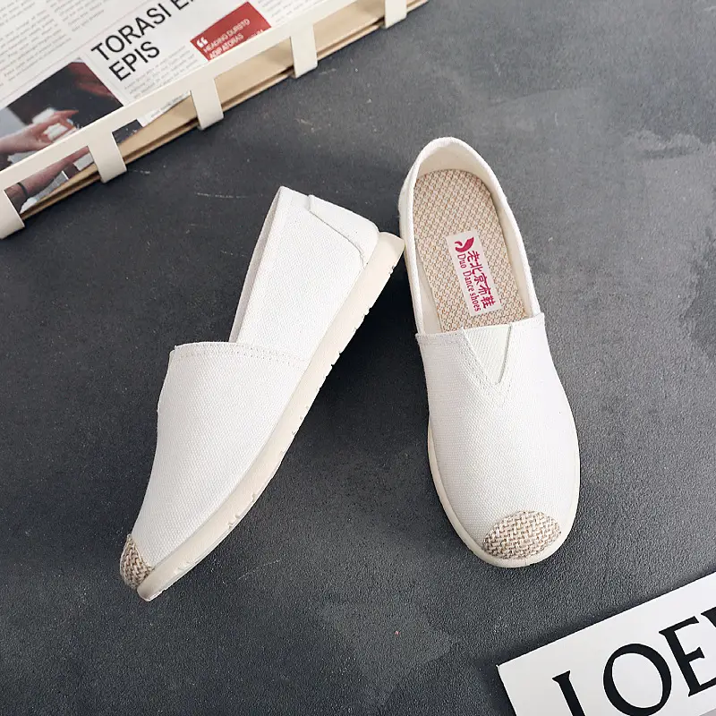 26 Spring and Autumn New Women's Shoes, Old Beijing Cloth Shoes, Mom Shoes, Low-Top Non-Slip Soft-Soled Canvas Shoes, Fisherman Shoes, Wholesale