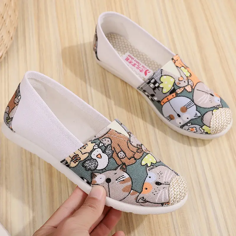 26 Spring and Autumn New Women's Shoes, Old Beijing Cloth Shoes, Mom Shoes, Low-Top Non-Slip Soft-Soled Canvas Shoes, Fisherman Shoes, Wholesale