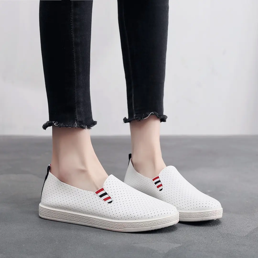 Old Beijing Cloth Shoes Women's Hollow Breathable Single-layer Shoes Flat Bottom All-match Cyber Popular White Shoes Soft Bottom Spring/Summer 2025 New Arrival - Image 4