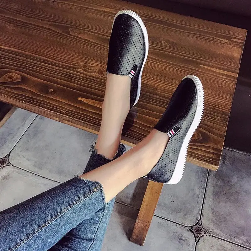 Old Beijing Cloth Shoes Women's Hollow Breathable Single-layer Shoes Flat Bottom All-match Cyber Popular White Shoes Soft Bottom Spring/Summer 2025 New Arrival - Image 5
