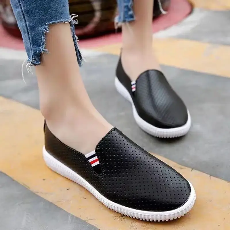Old Beijing Cloth Shoes Women's Hollow Breathable Single-layer Shoes Flat Bottom All-match Cyber Popular White Shoes Soft Bottom Spring/Summer 2025 New Arrival - Image 2
