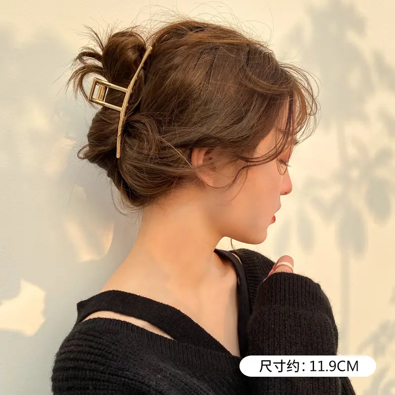 2024 New Metal Hairpin Mermaid Tail Clip Back of the Head Korean Internet Celebrity Temperament Small Shark Clip Hairpin - Image 3