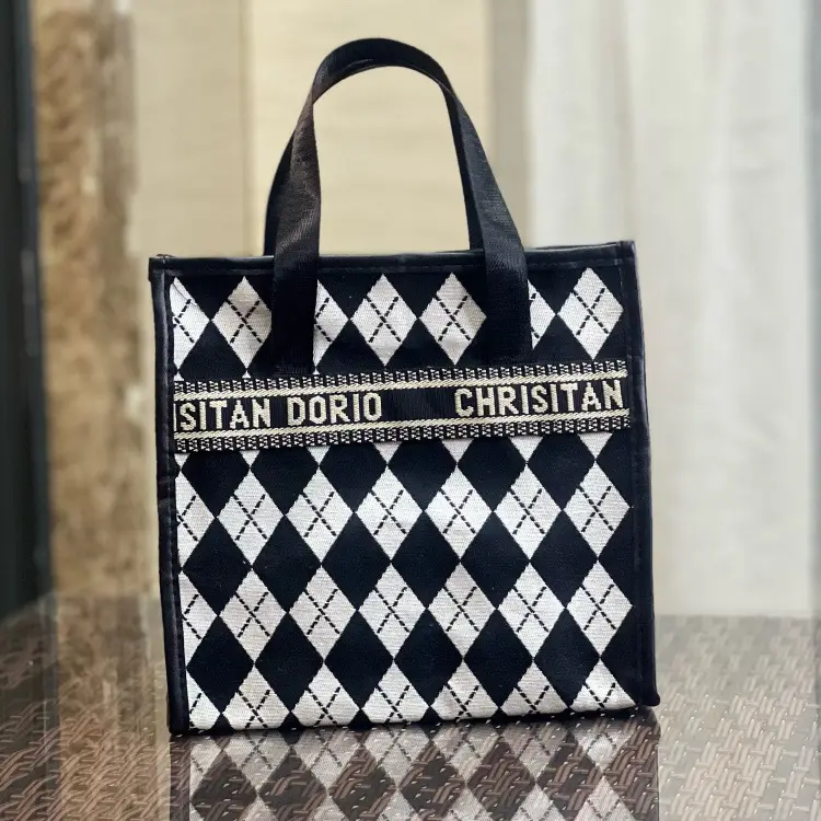 Black Letter French Style Cosmetic Bag Handbag Lunch Box Bag - Image 8