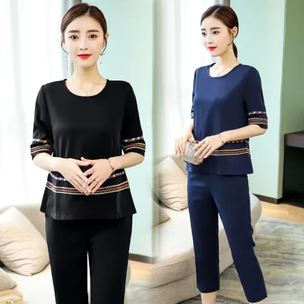 Women 2-Piece Red Velvet Casual Set with Half Sleeves Cropped Pants - Image 6