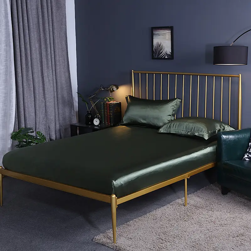 Solid Color Washed Silk Fitted Sheet Single Piece Solid Color Silk Satin 1.5m 1.8m Silky Smooth Bed Sheet Double Bed Fitted Sheet for Sleeping Naked