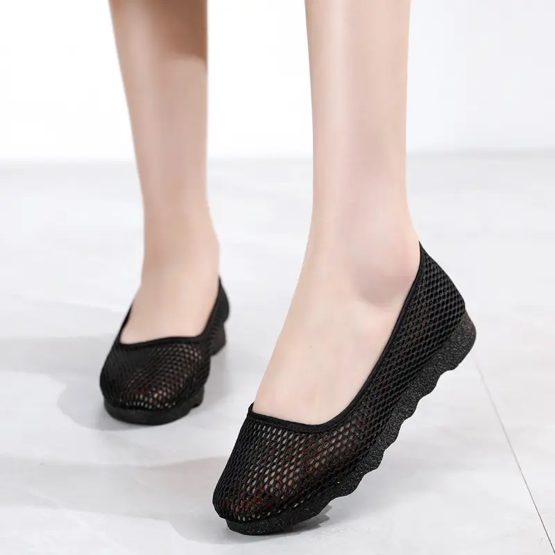 Summer Women's mesh shoes slip-on black work shoes breathable soft bottom mesh women's shoes comfortable mesh hollow out mom shoes