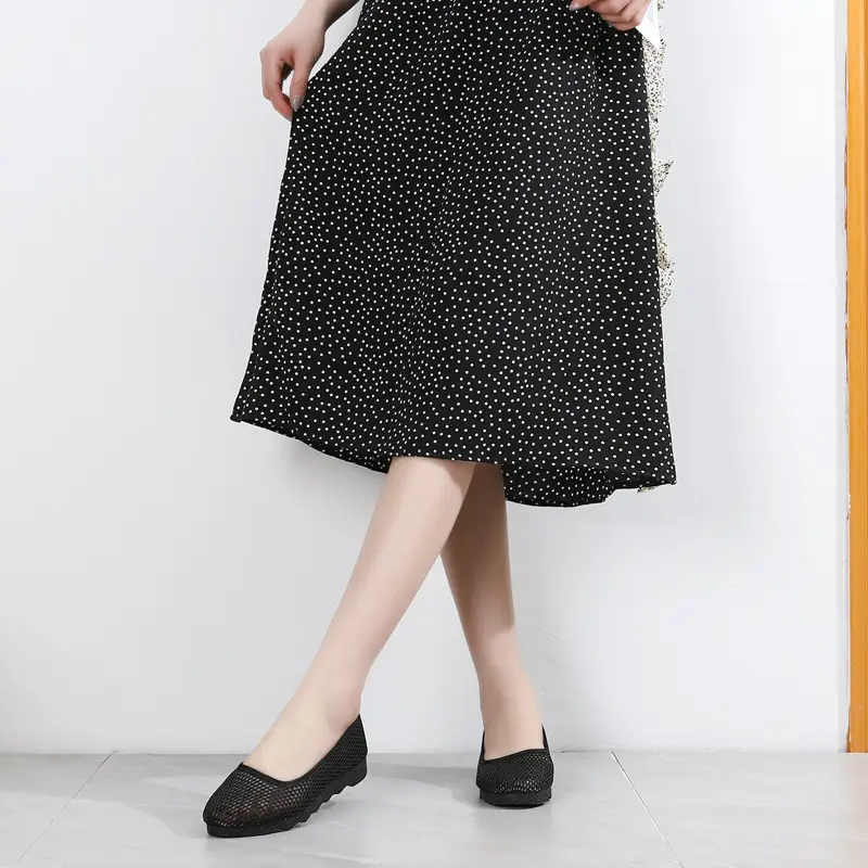 Summer Women's mesh shoes slip-on black work shoes breathable soft bottom mesh women's shoes comfortable mesh hollow out mom shoes