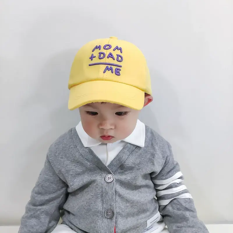 Yellow Mom Dad Me Peaked Cap for Boys Girls — feature 4