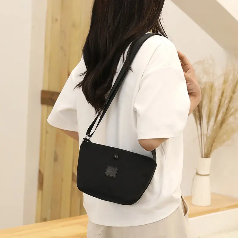 Green Nylon Women's Shoulder Bag with Zipper Compartment - Image 10