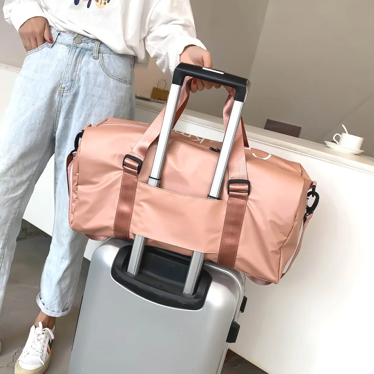 Maroon Portable Travel Bag Large Capacity Sports Yoga Fitness Bag - Image 10