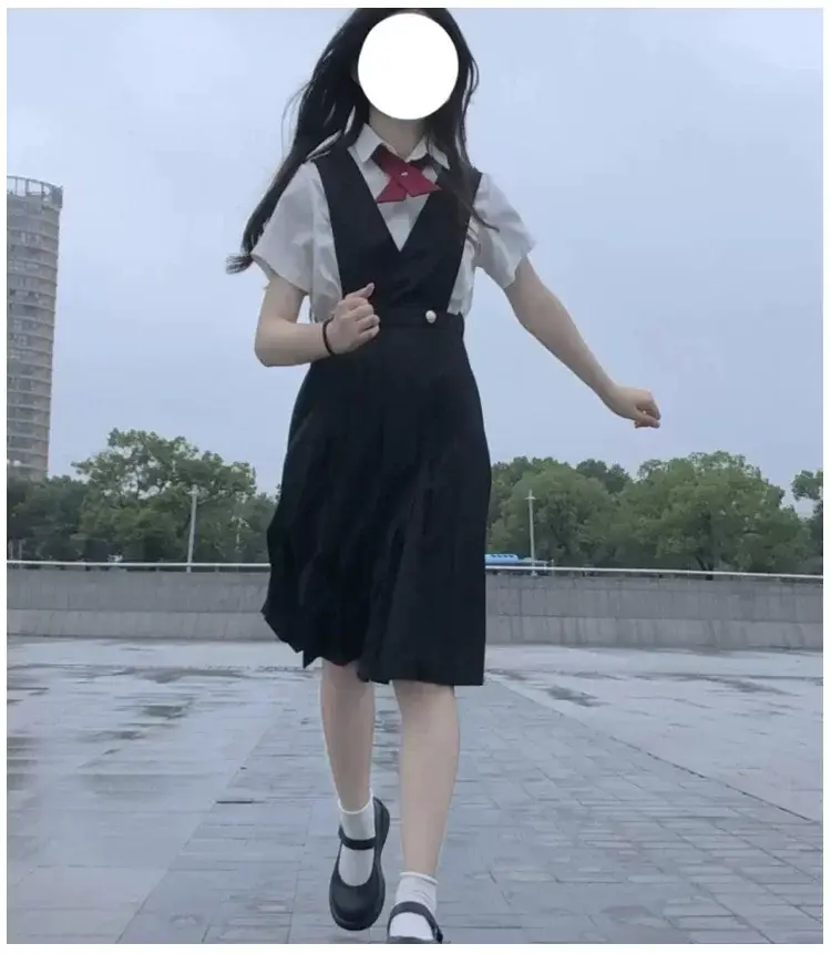 Black Pleated Vest Dress for Girls V-Neck — feature 7