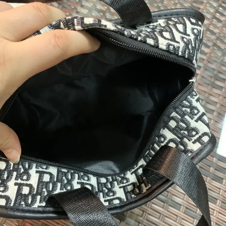 New European Style Large Capacity Cosmetics Bag for Women