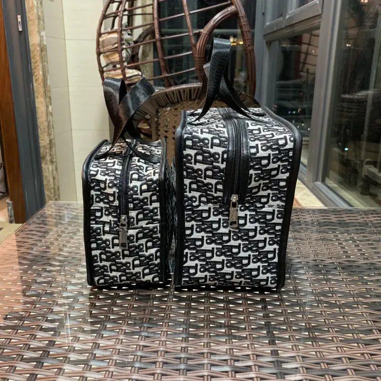 New European Style Large Capacity Cosmetics Bag for Women