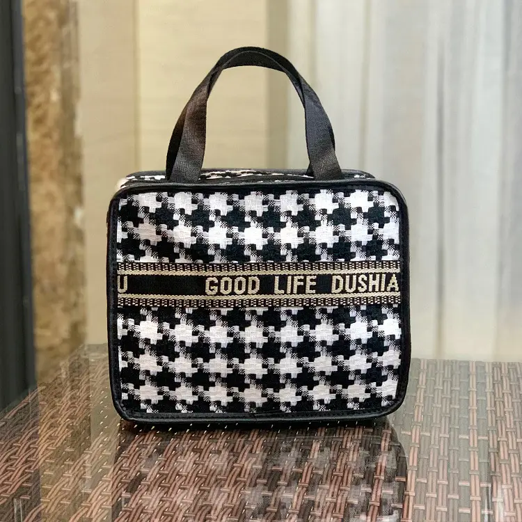 New European Style Large Capacity Cosmetics Bag for Women