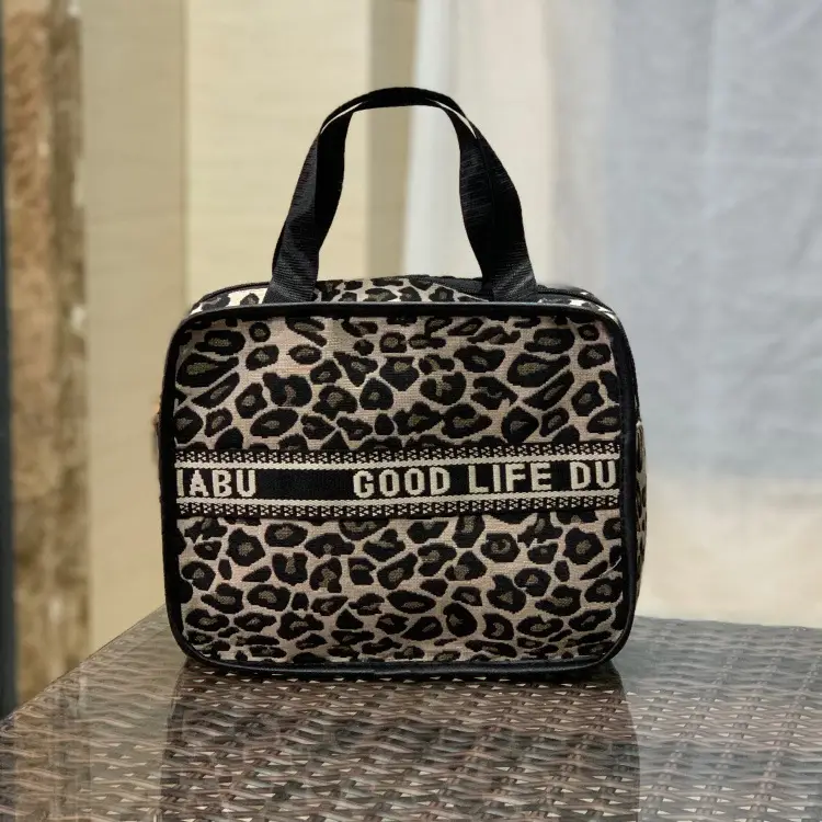 New European Style Large Capacity Cosmetics Bag for Women