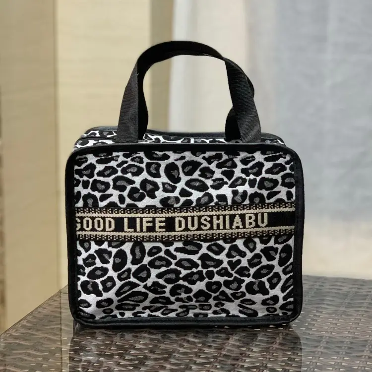 New European Style Large Capacity Cosmetics Bag for Women