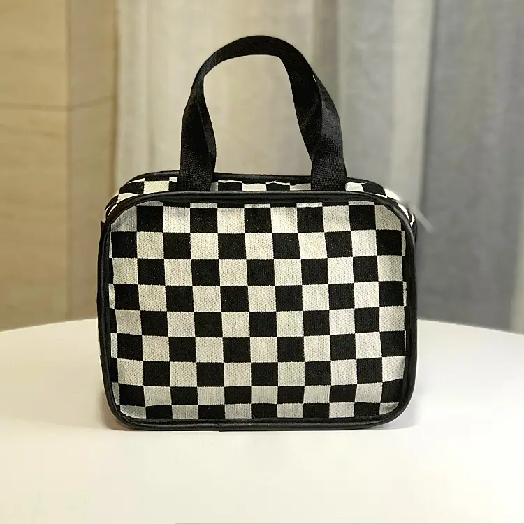 New European Style Large Capacity Cosmetics Bag for Women