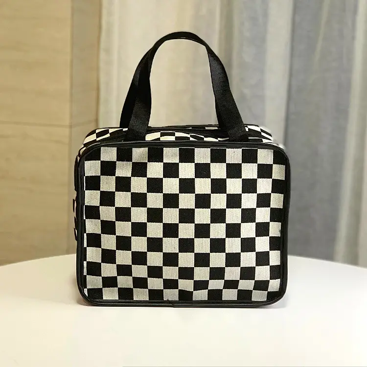 New European Style Large Capacity Cosmetics Bag for Women