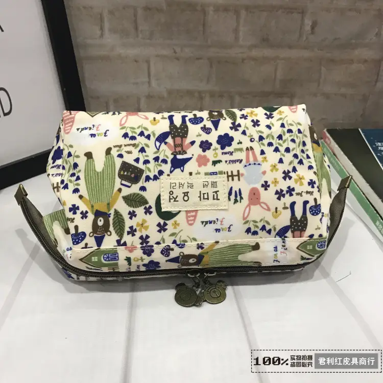 Waterproof Korean Style Cosmetic Bag with Zipper Closure