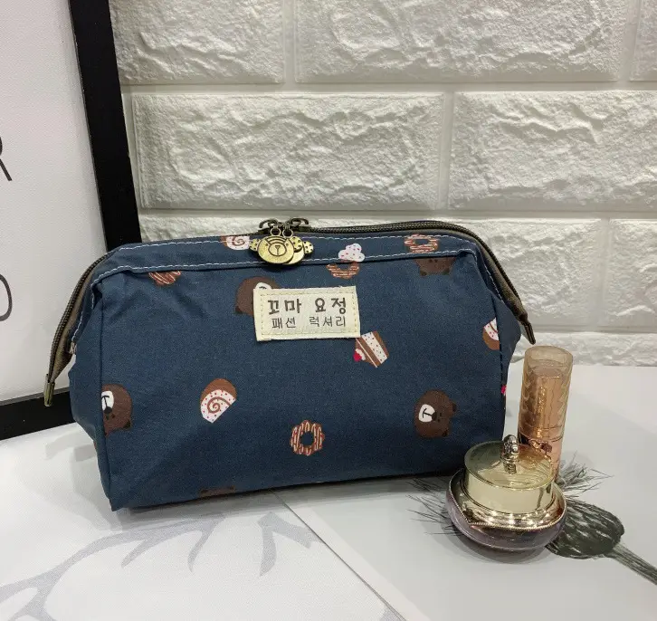 Waterproof Korean Style Cosmetic Bag with Zipper Closure