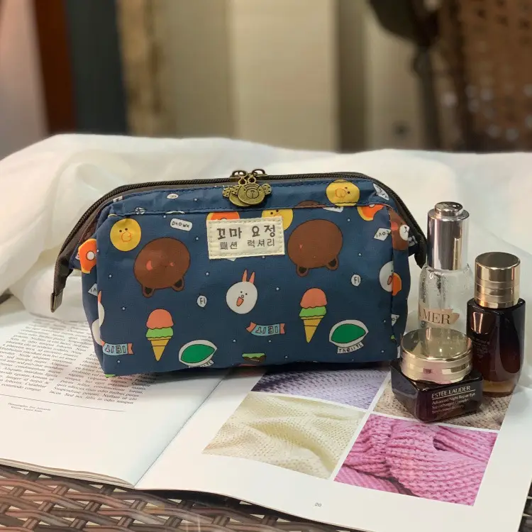 Waterproof Korean Style Cosmetic Bag with Zipper Closure