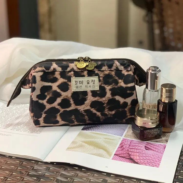 Waterproof Korean Style Cosmetic Bag with Zipper Closure
