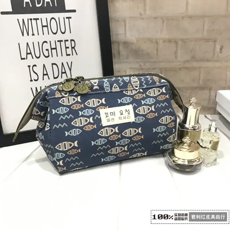 Waterproof Korean Style Cosmetic Bag with Zipper Closure