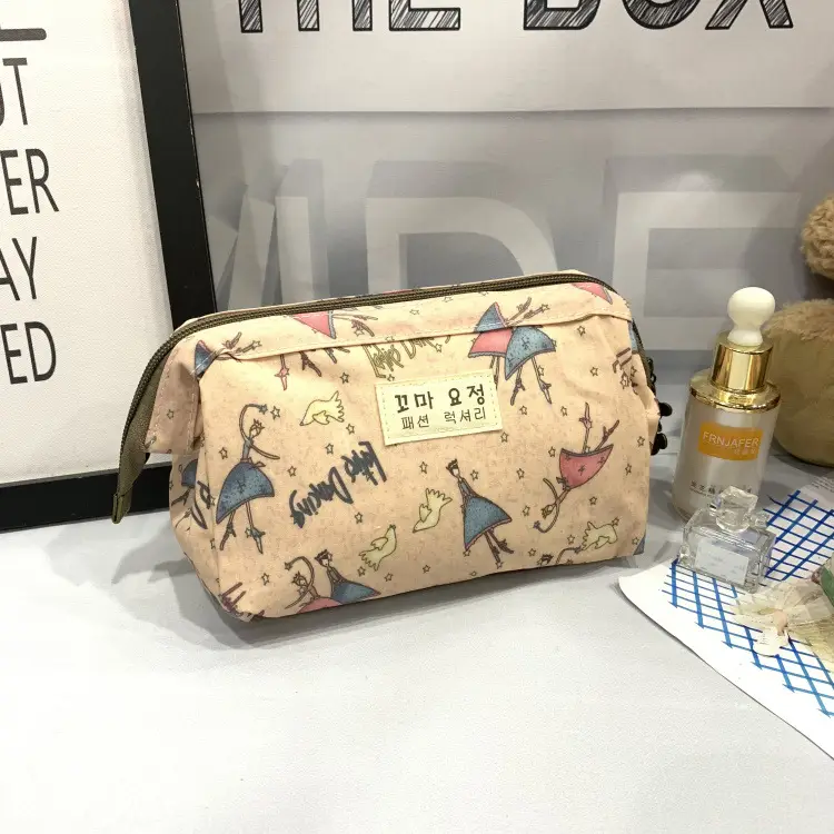 Waterproof Korean Style Cosmetic Bag with Zipper Closure