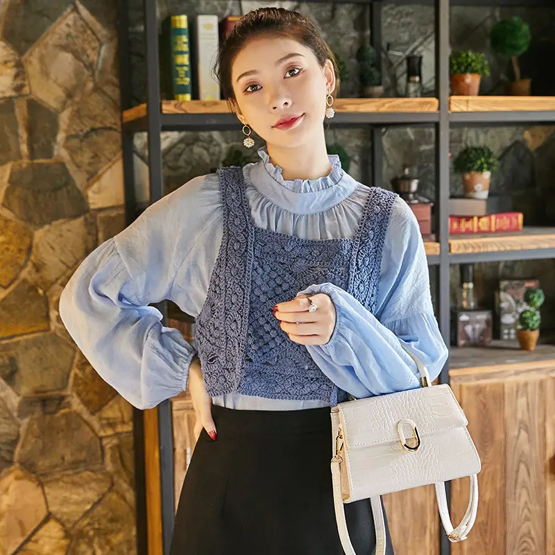 Black Croc Leather Crossbody Bag for Women — feature 7
