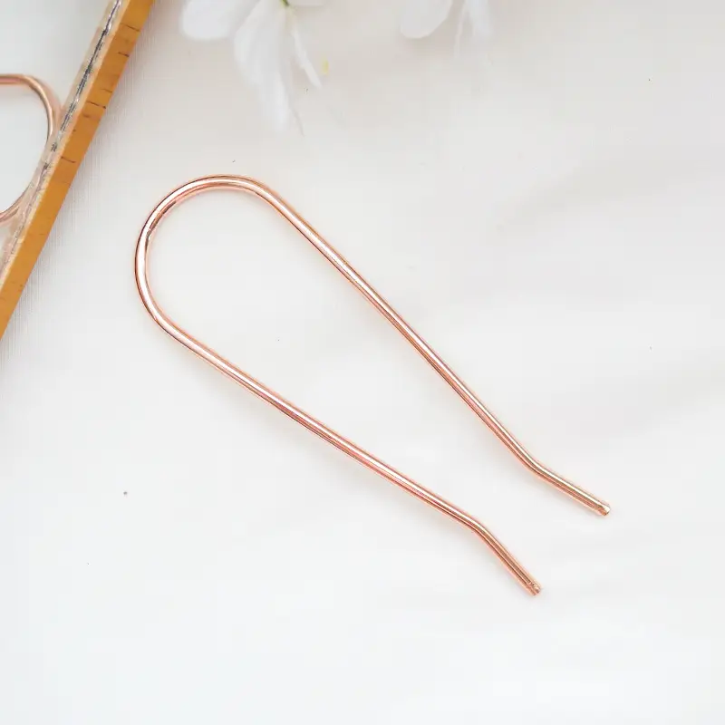 U-Shaped Pearl Hairpin Gold Minimalist Elegant - Image 9