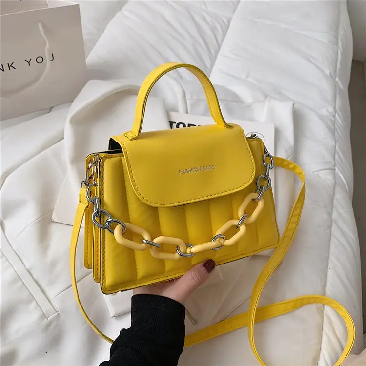 Red Korean Style Mini Shoulder Bag with Thick Chain — feature 4