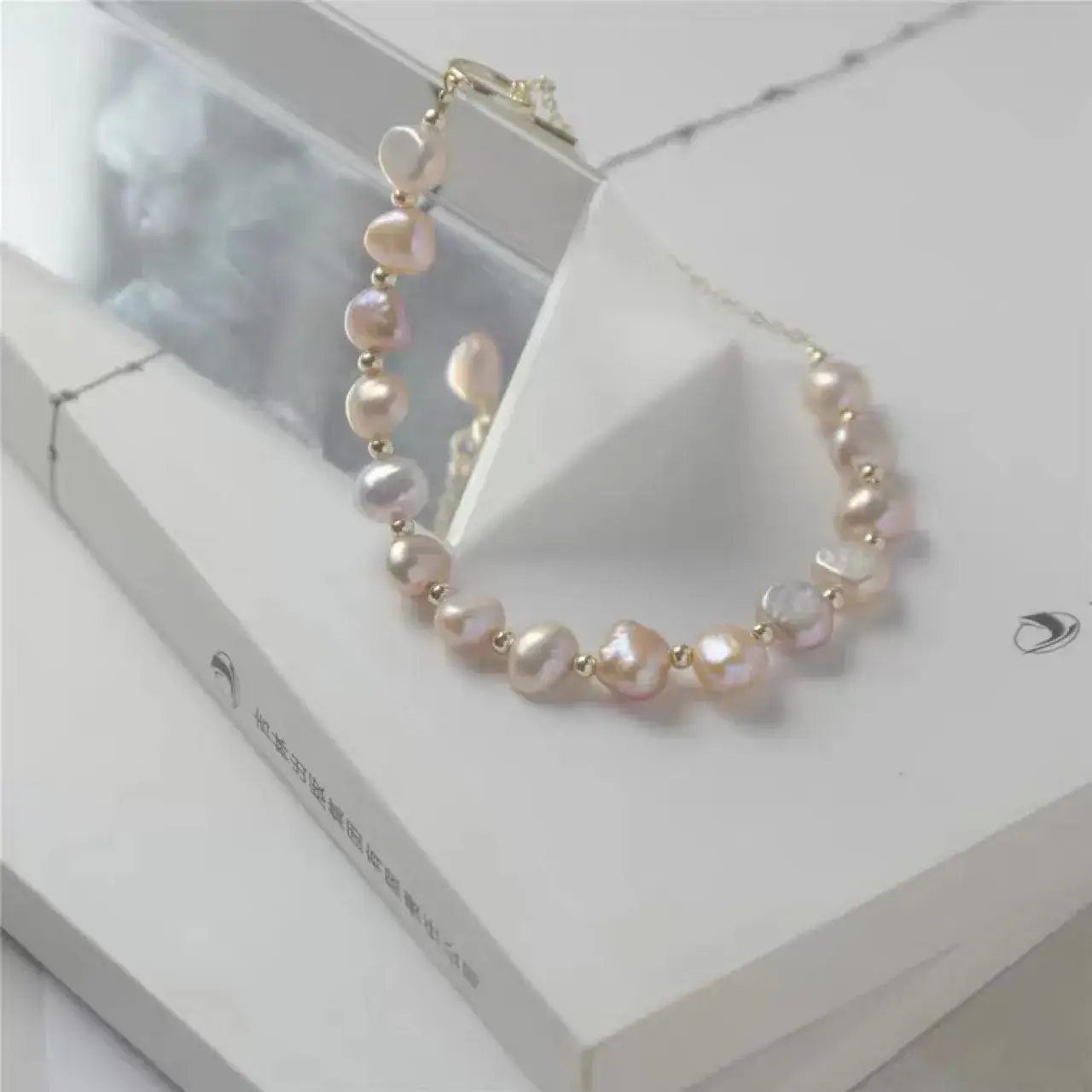 Natural Baroque Pearl Bracelet 14K Gold Light Luxury - Image 4