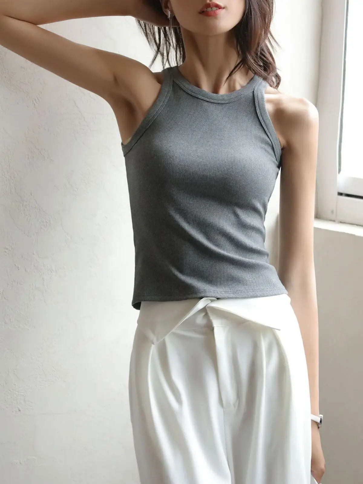 Black Sleeveless Crop Top for Women Summer Wear