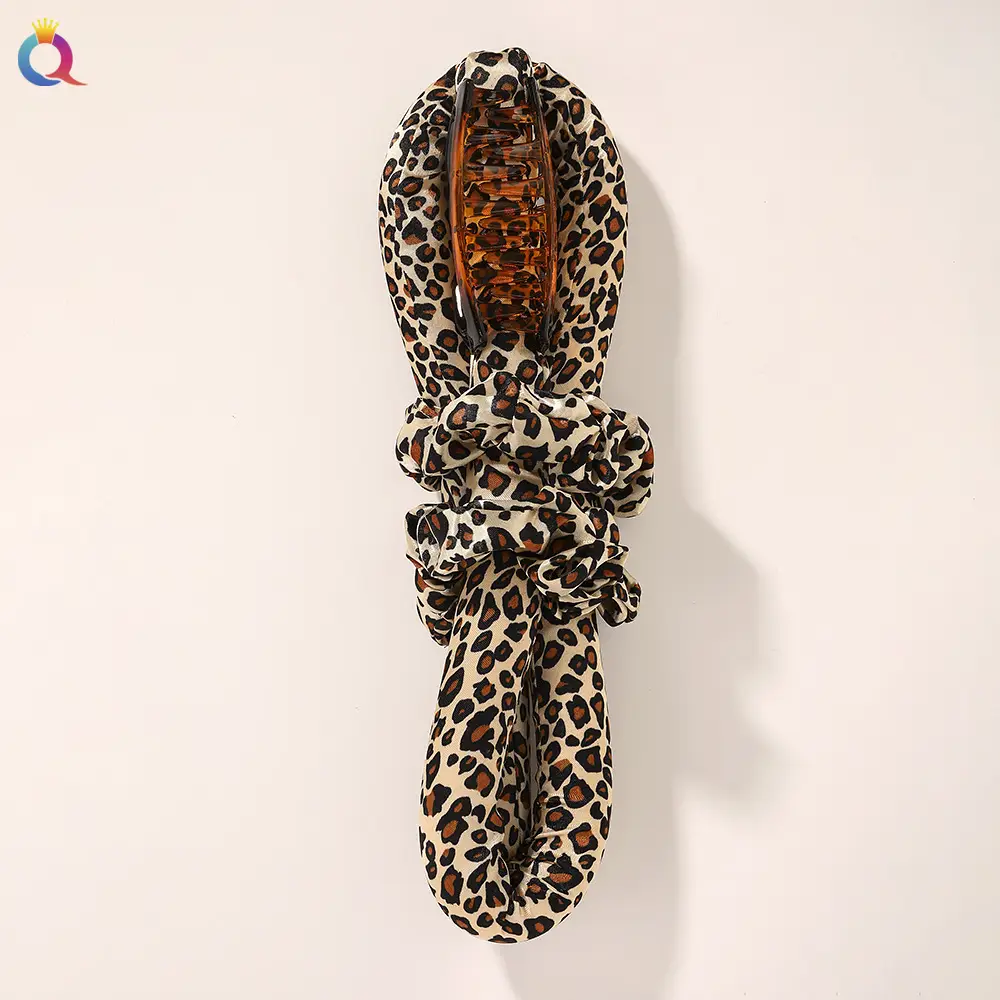 New rubber stick-leopard print (curling stick +2 hair bands +1 hairpin)