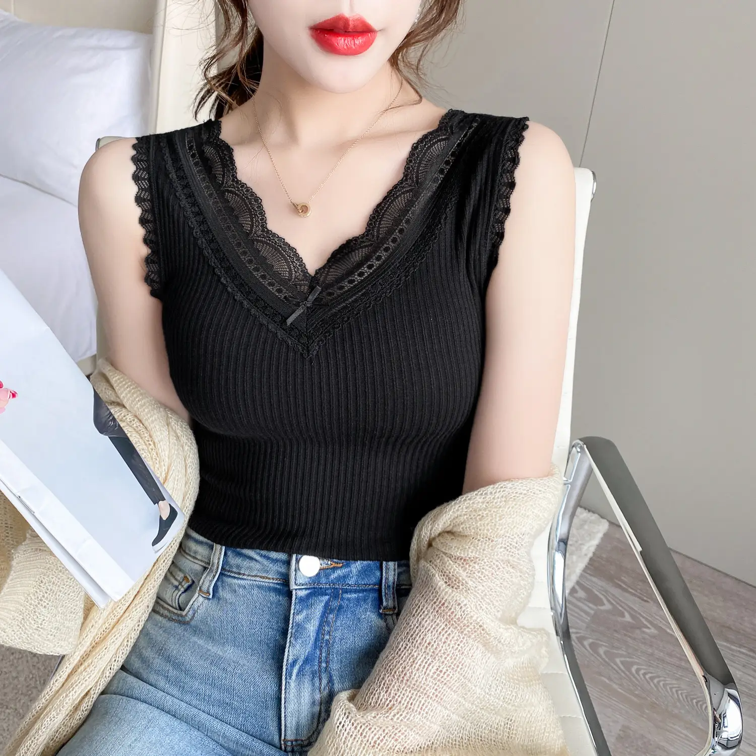 White V-Neck Lace Camisole with Sleeveless Design - Image 5
