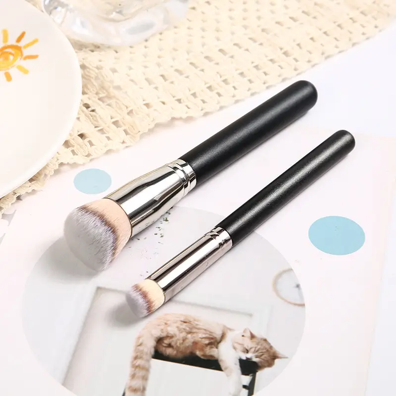 270° Concealer Brush No Marking Soft Hair Makeup Brush - Image 7