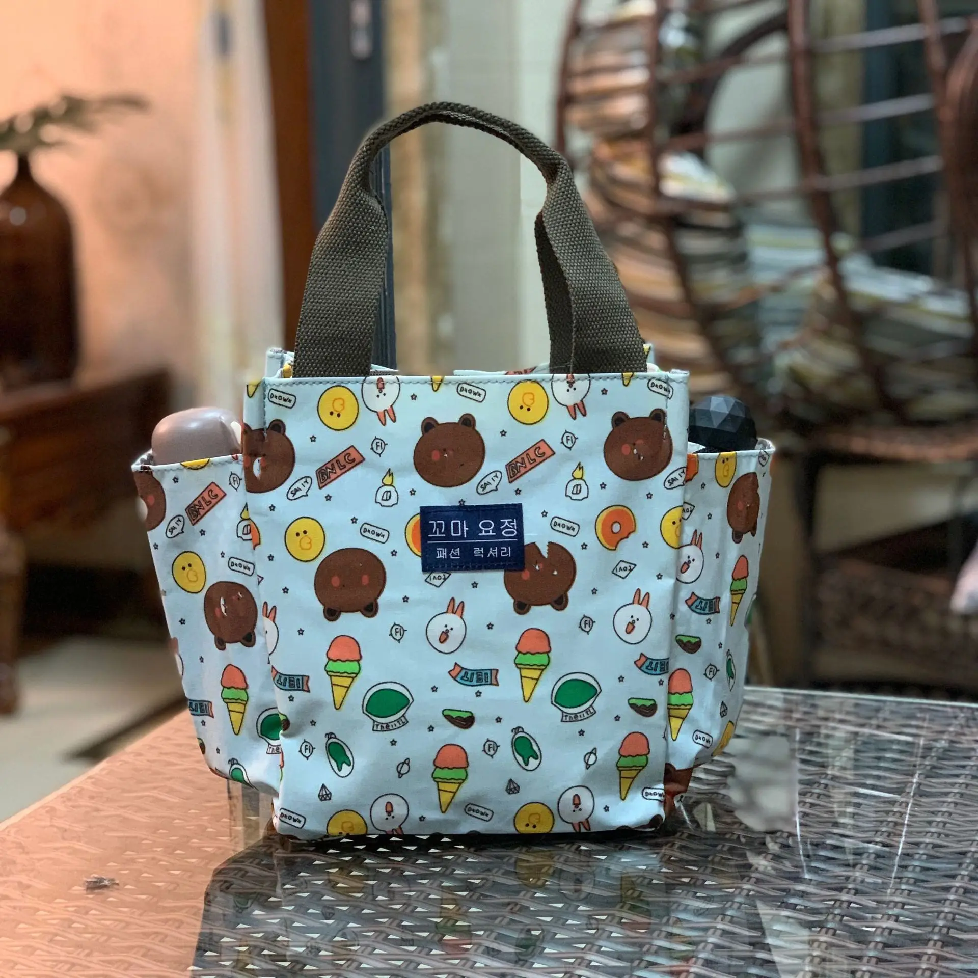 Waterproof Mummy Lunch Bag for Women - Image 4