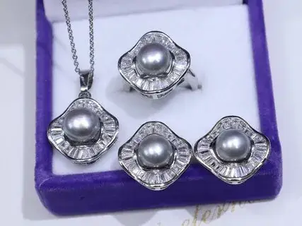 White Pearl Set Pendant Earrings Three-Piece Fashionable 8-9 Large - Image 4