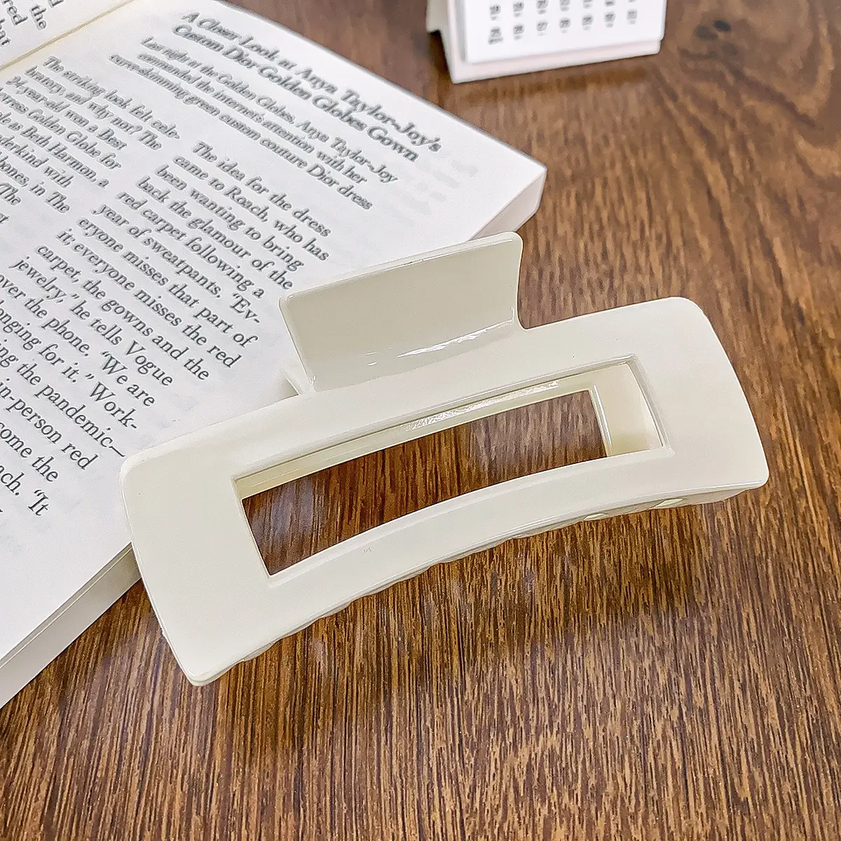 Transparent Korean Arc Hair Clip for Women - Image 11